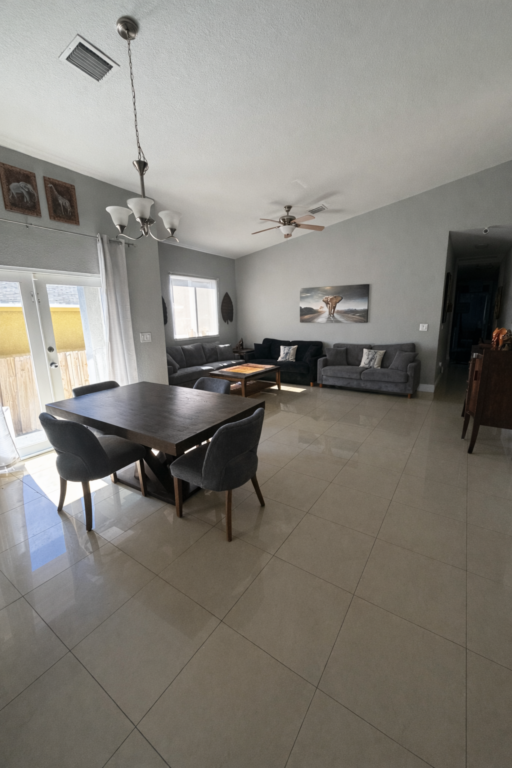 39ACD4E8-475C-491F-9864-251F918B4754